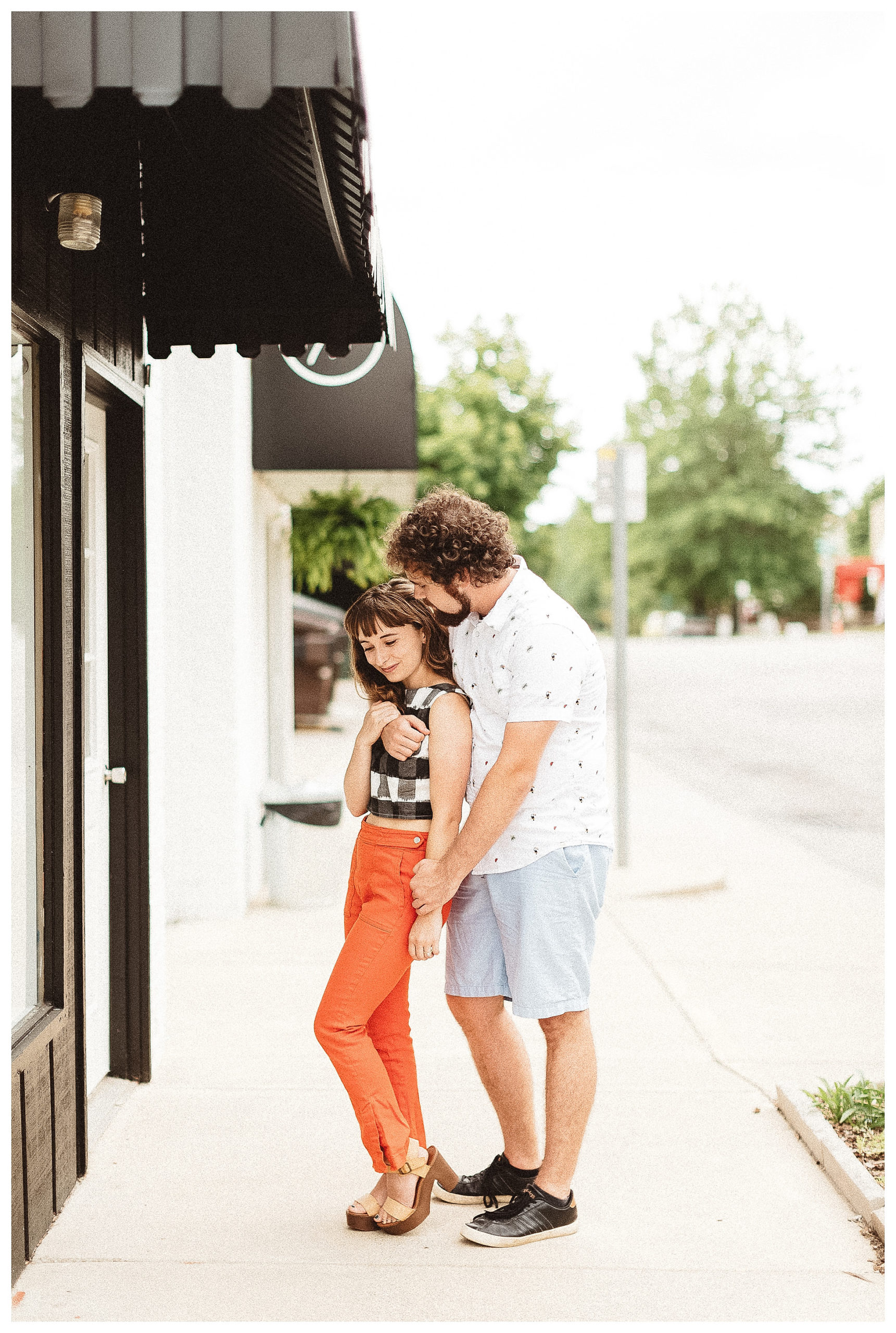bloomington-antique-mall-engagement-courtney-sinclair-photography-21.jpg