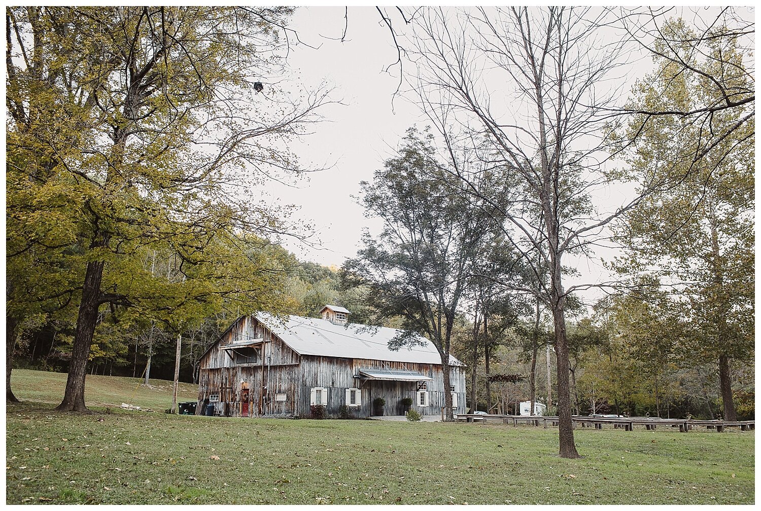 old-barn-at-brown-county-nashville-indiana-fall-wedding-102.jpg